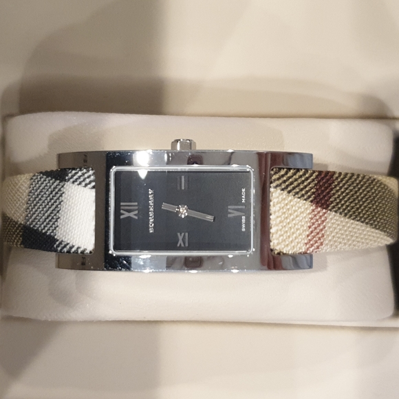 Burberry watch - Picture 2 of 9
